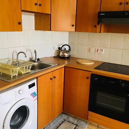 Sunrise Beach Court Apartman Lárnaka