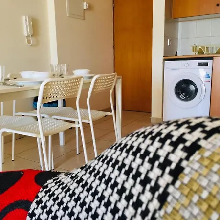 Sunrise Beach Court Apartman Lárnaka