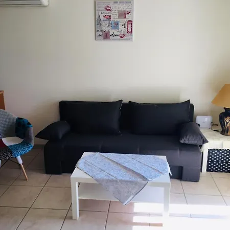 Sunrise Beach Court Apartment *